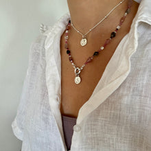 Cargar imagen en el visor de la galería, Collar Berni con Medalla Estrellas con Inicial