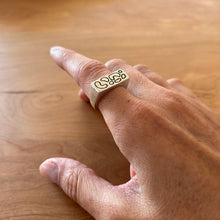 Cargar imagen en el visor de la galería, Anillo Sello Texturas