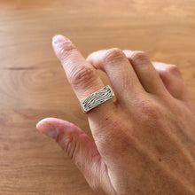 Cargar imagen en el visor de la galería, Anillo Sello Texturas