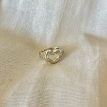Cargar imagen en el visor de la galería, Anillo Corazón Abierto