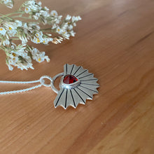 Cargar imagen en el visor de la galería, Collar Detente Leonor Red
