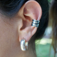 Cargar imagen en el visor de la galería, Ear Cuff Cebra
