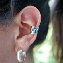 Cargar imagen en el visor de la galería, Ear Cuff Leopardo
