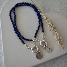 Cargar imagen en el visor de la galería, Pulsera Lapislázuli + Medalla Estrellas con inicial
