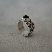 Cargar imagen en el visor de la galería, Anillo Leopardo con Onix
